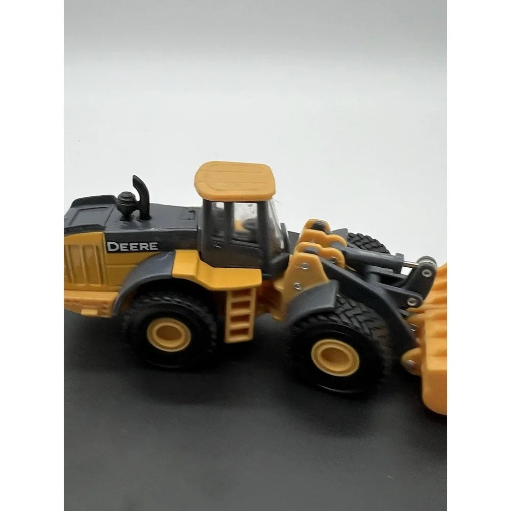 Ertl Quality John Deere Four Wheel End Loader‎ by Tomy D0314WY00